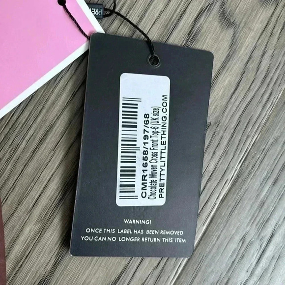 ✨🆕Pretty Little Thing🆕✨ |Chocolate woven cross front halter neck tie back top - Picture 9 of 9